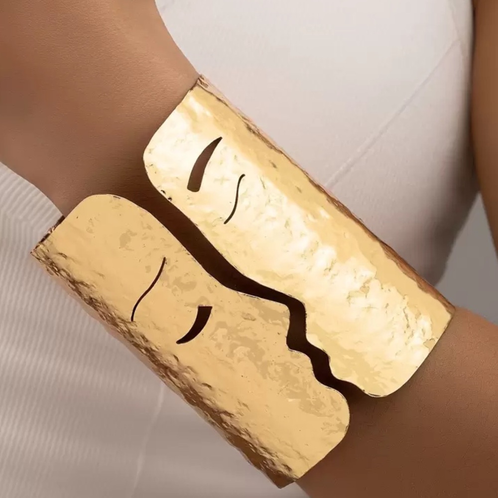 New! Gold Face Bangle Open Bracelet - Picture 1 of 2